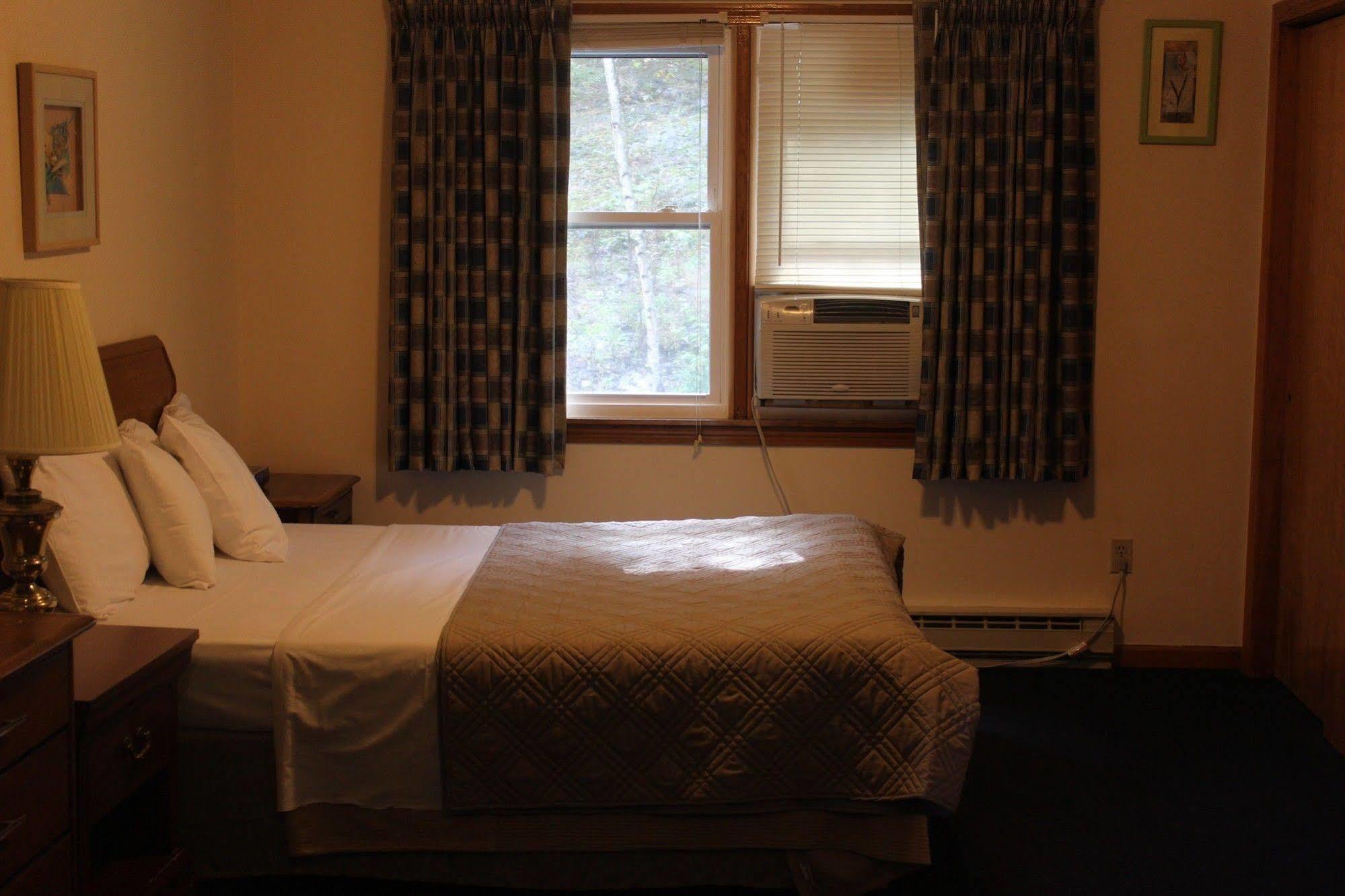Chatham Travel Lodge Old Chatham Luaran gambar